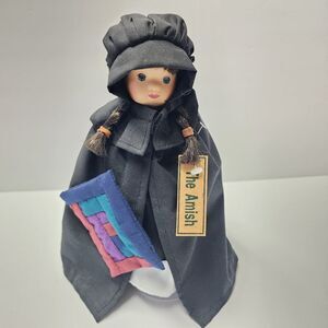 Vintage Springfield Amish Girl Doll 9.5" Holding A Quilt